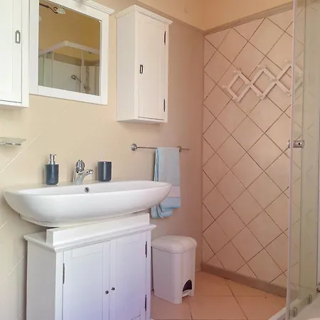 Biriala 1 Apartment